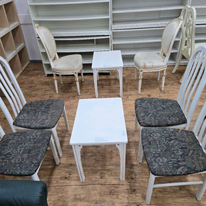 의자4개 앤틱테이불 1개