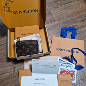 루이비통 모노그램 리사 월릿