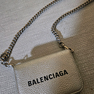 발렌시아가 3단 체인 지갑