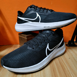 나이키 에어줌 페가수스39(US10표기280추천사이즈275)