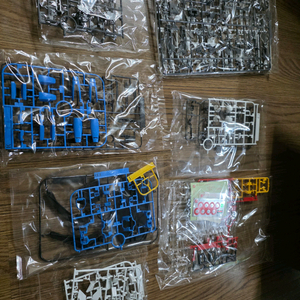 V건담 버카, 코어 부스터 박스구겨짐 판매합니다.