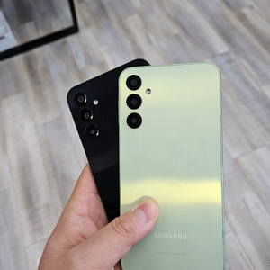 실사진 삼성 갤럭시A245 판매 최신 중고폰