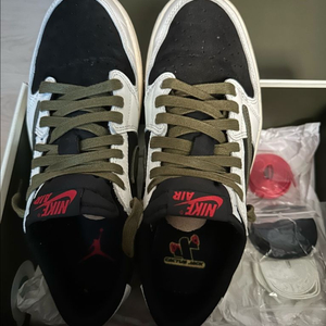 나이키 에어조던 1 트래비스 스캇 올리브 이미지