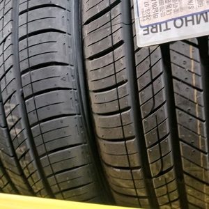 225/60R18 금호타이어 hp51 미사용 2개