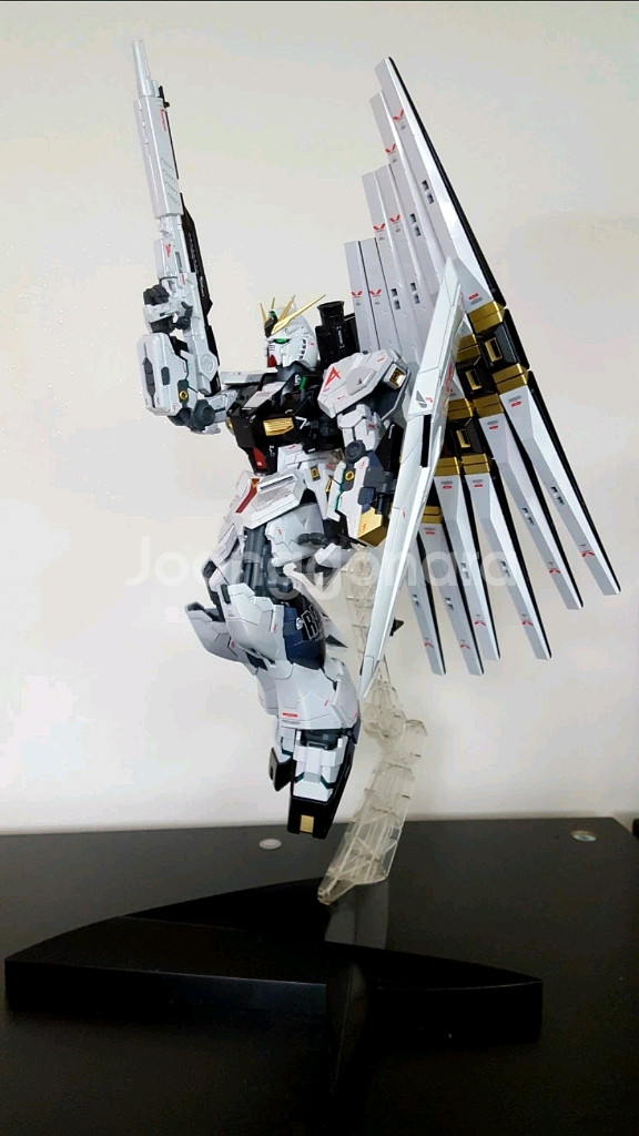 반다이 MG 뉴건담 Ver Ka 티타늄 피니쉬 프라모델 1/100--0