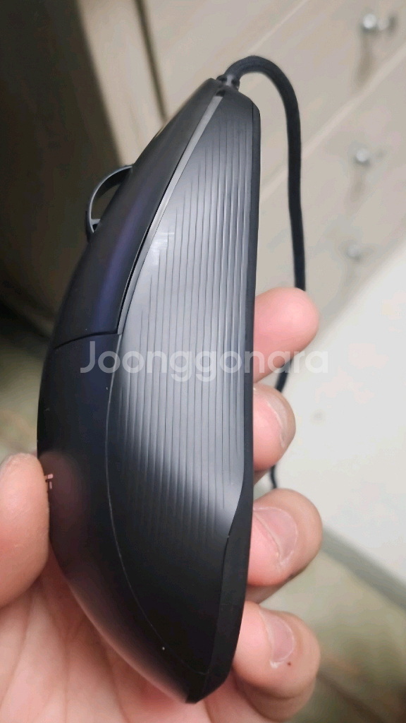 로캣 콘프로 유선마우스입니다--2