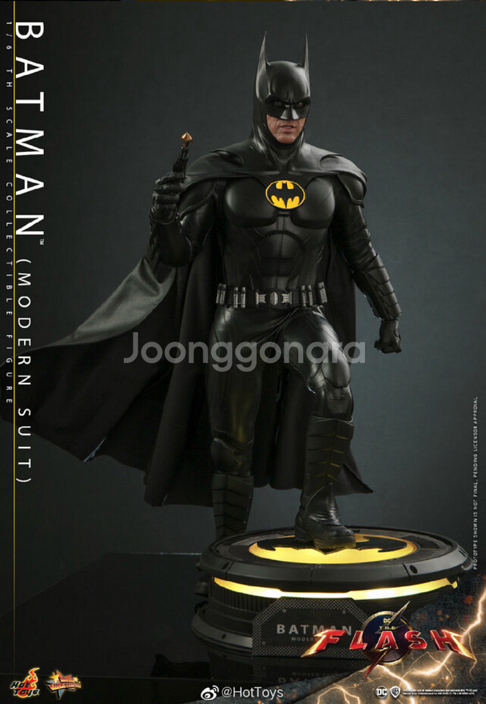핫토이 배트맨 모던 슈트 MMS712--0
