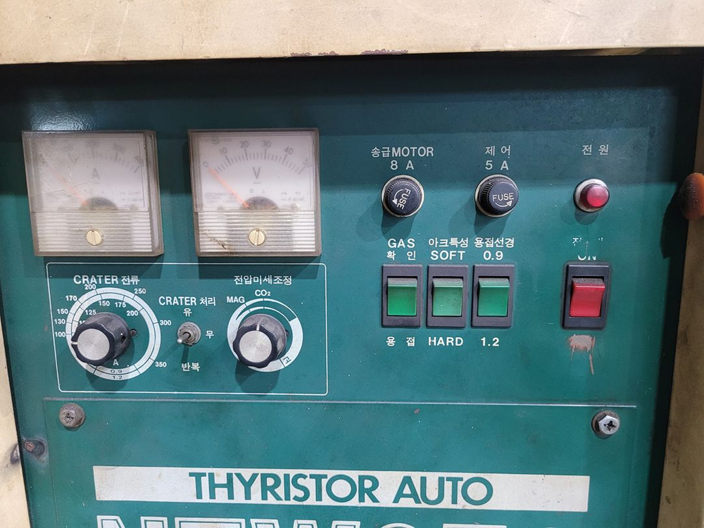 CO2/MAG 용접기 350A, 효성중공업 94년식 입니다. 선길이 약5m정도 입니다.--2