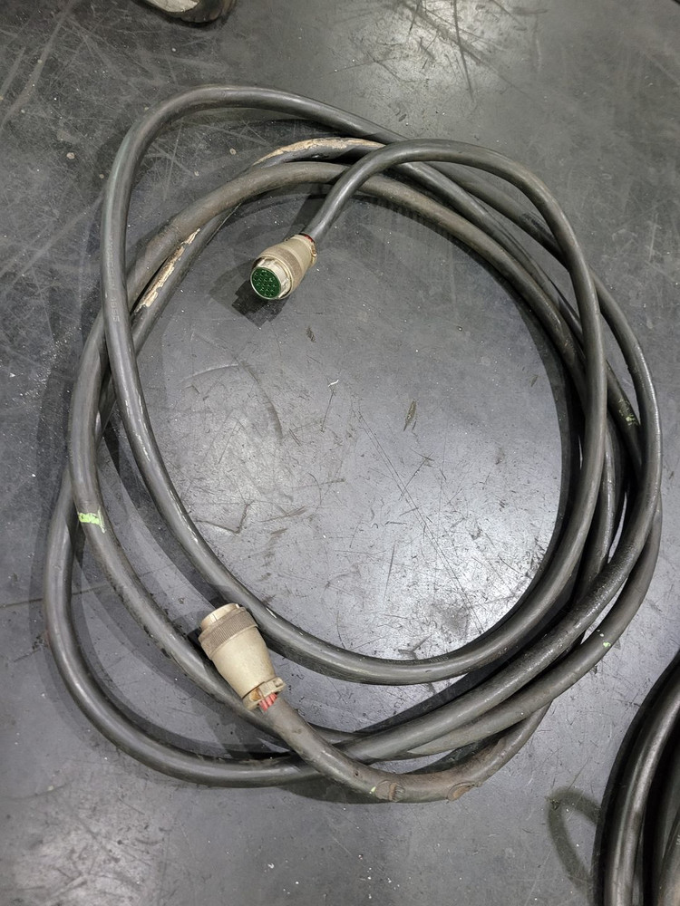 CO2/MAG 용접기 350A, 효성중공업 94년식 입니다. 선길이 약5m정도 입니다.--8