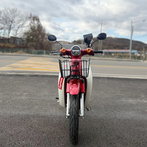 혼다 슈퍼커브125 22년식 팝니다