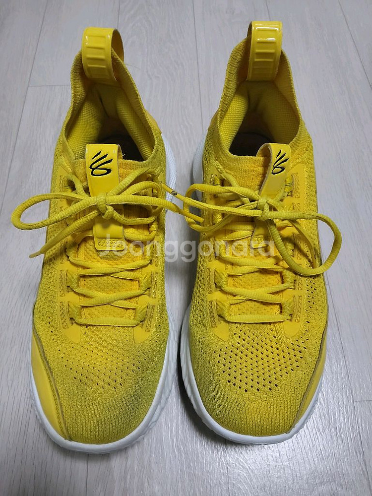 언더아머 커리플로우8 260--1