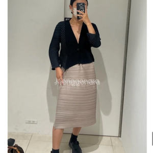 (새상품) 플리츠플리즈 시커 a라인 스커트 베이지