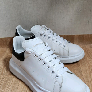 285 알렉산더맥퀸 오버솔 블랙탭 스니커즈