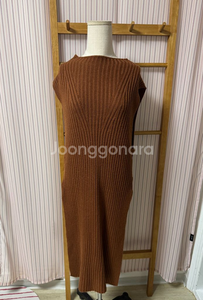 독특한 옆트임 골지 레이어드 니트 롱 원피스 브라운 베스트 조끼--2