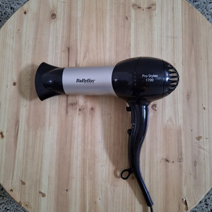 바비리스(D863K) pro styles 1700 헤어드라이기 판매합니다~~