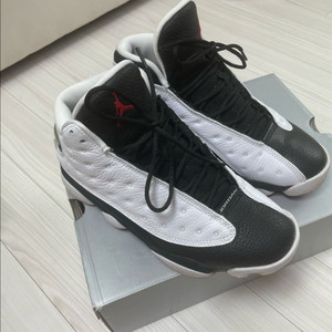 조던13 히갓입니다 18년도 레트로버전입니다 260