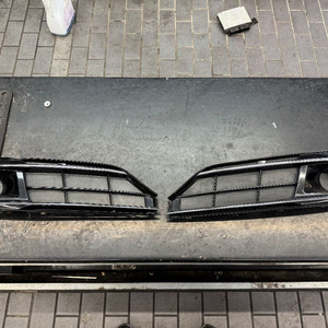 아우디 a8 안개등 커버 (프론트범퍼) 이미지