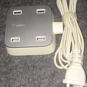 벨킨 락스타 4포트 USB 충전기 F8M990kr