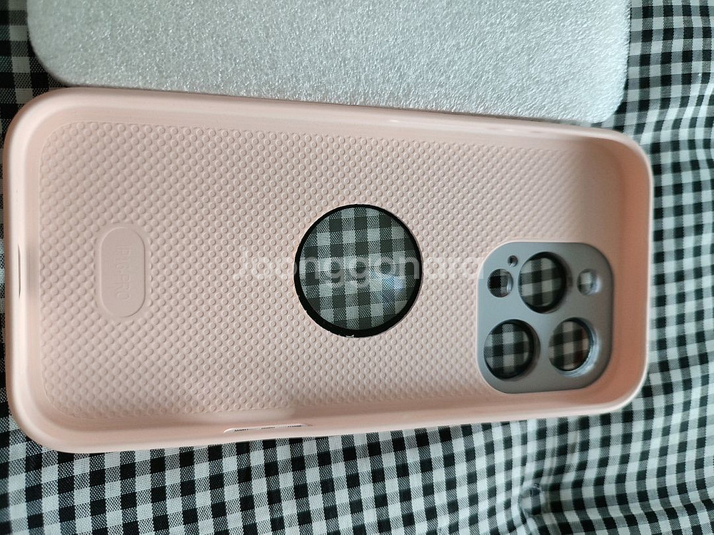 환불가능)아이폰 16 Pro 핑크 케이스 (새상품)--2