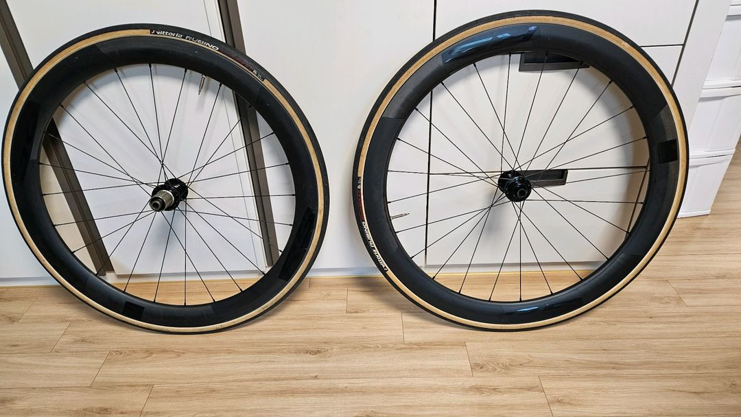 노바텍 R5 카본 디스크 휠셋--1