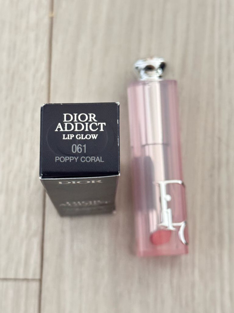 새상품))디올 립글로우 061 포피코랄--2