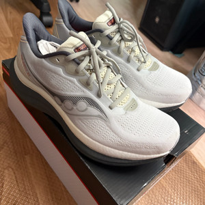 써코니 트라이엄프23 사이즈280 팝니다.