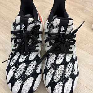 아디다스 얼트라 부스트 이미지