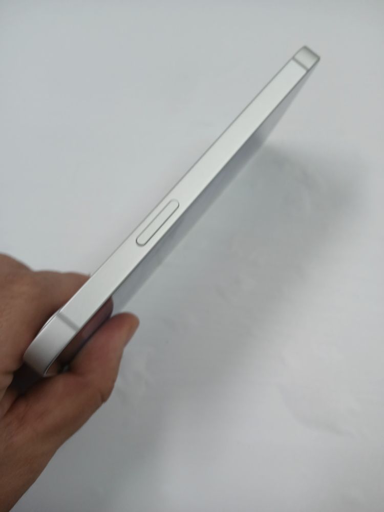 아이폰16e 512GB 팝니다s급중고폰업무폰저가폰세컨폰공기계게임폰효도폰게임폰알뜰폰) 이미지