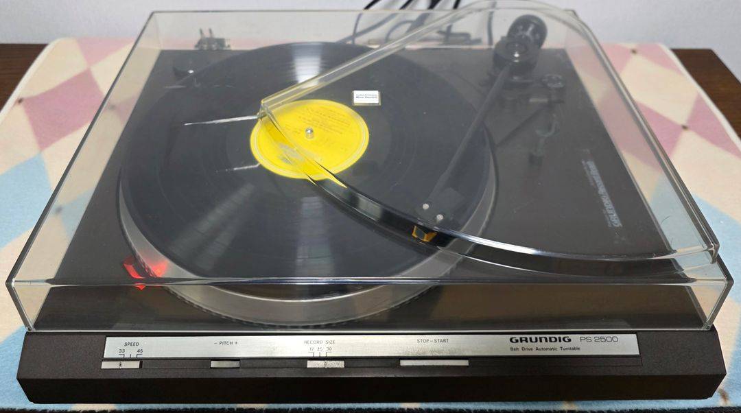 그룬딕 PS-2500 턴테이블 이미지