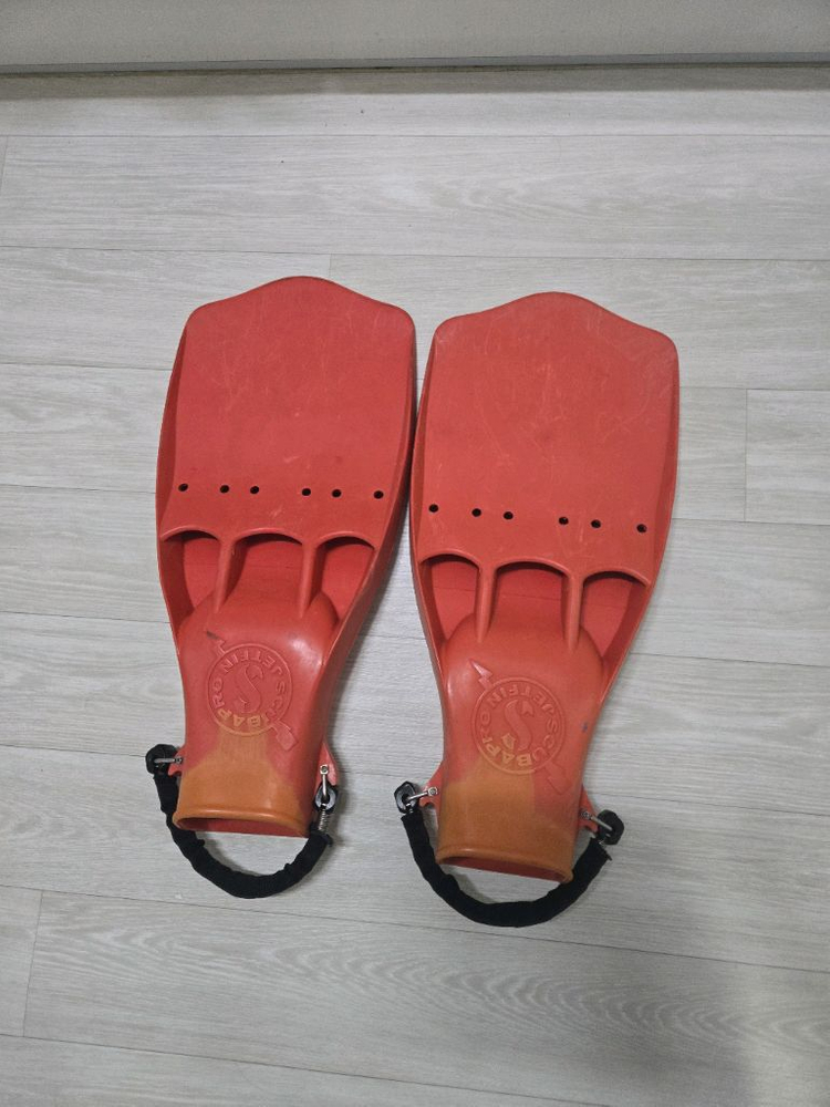 스쿠버프로 마레스 OMS 핀 오리발 제트핀 이미지