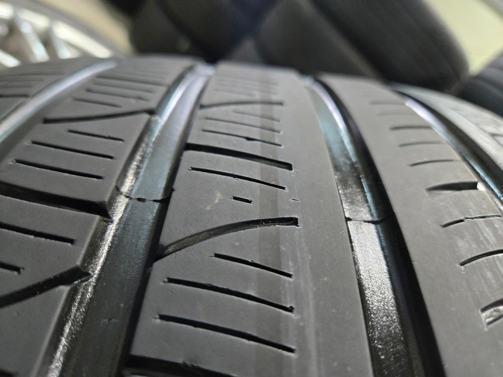 포르쉐 카이엔 9Y0 20인치 순정 휠타이어 판매합니다--5