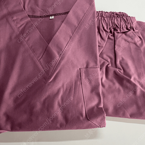 병원유니폼 간호복 수술복 스크럽복 수술복상하세트 남성용 브이넥 핑크 이미지