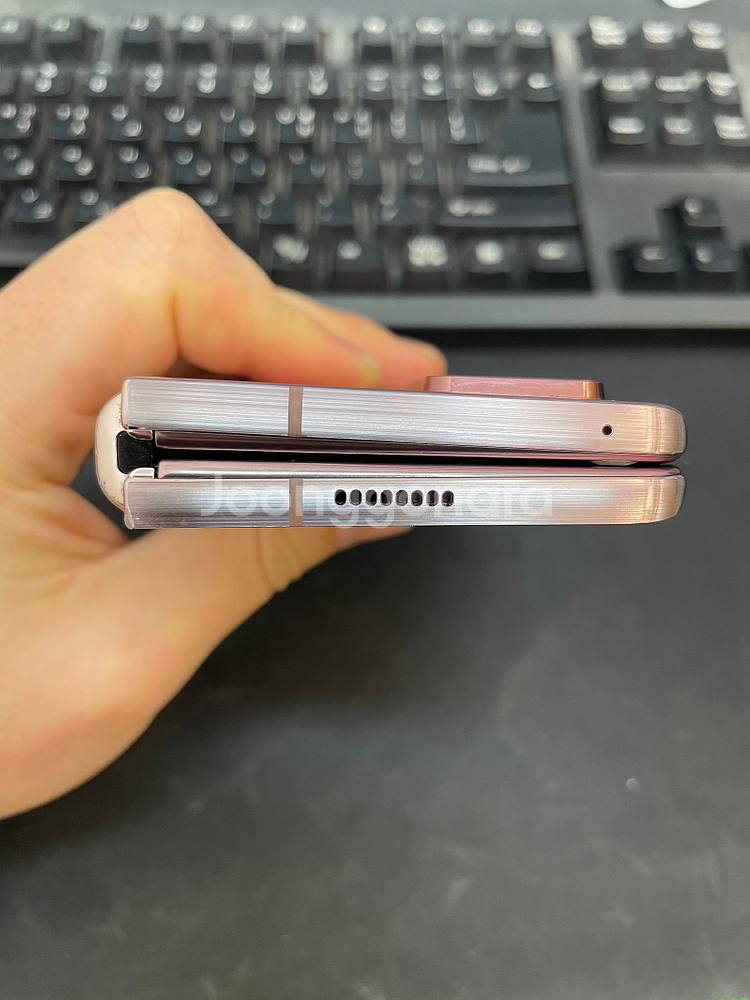 갤럭시Z폴드2 브론즈 256GB 무잔상 가성비좋은 중고29만팝니다--2