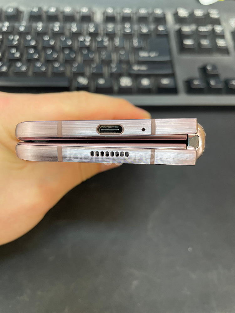 갤럭시Z폴드2 브론즈 256GB 무잔상 가성비좋은 중고29만팝니다--4