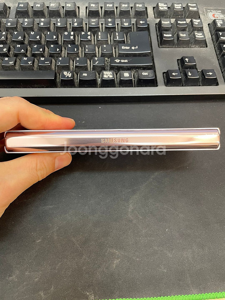 갤럭시Z폴드2 브론즈 256GB 무잔상 가성비좋은 중고29만팝니다--5