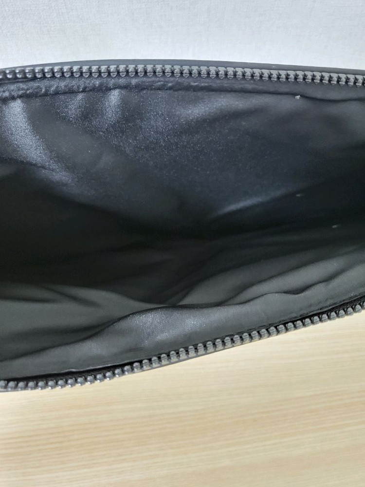 정품) 발렌티노 빅 블랙 파우치 (코스메틱)--2