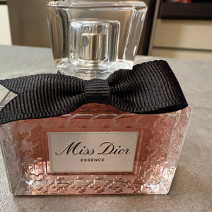 미스디올 에쌍스 50ml