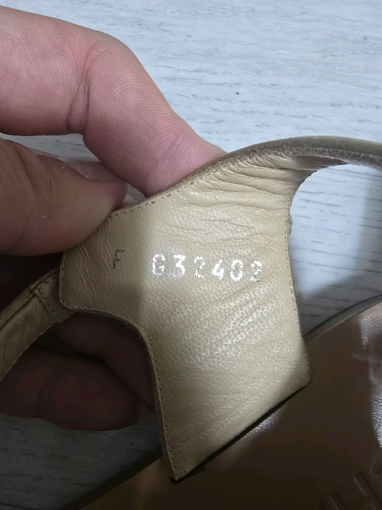 (정품) 샤넬 진주 가죽 샌들 36.5(명품 여자 신발 슬리퍼 뮬)--2