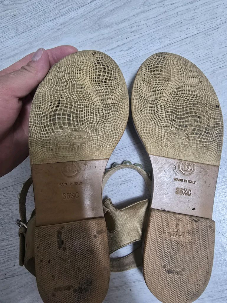 (정품) 샤넬 진주 가죽 샌들 36.5(명품 여자 신발 슬리퍼 뮬)--3