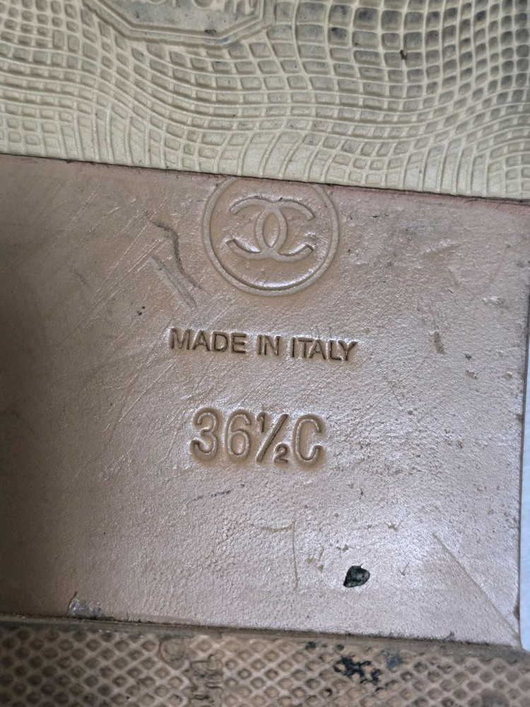 (정품) 샤넬 진주 가죽 샌들 36.5(명품 여자 신발 슬리퍼 뮬)--4