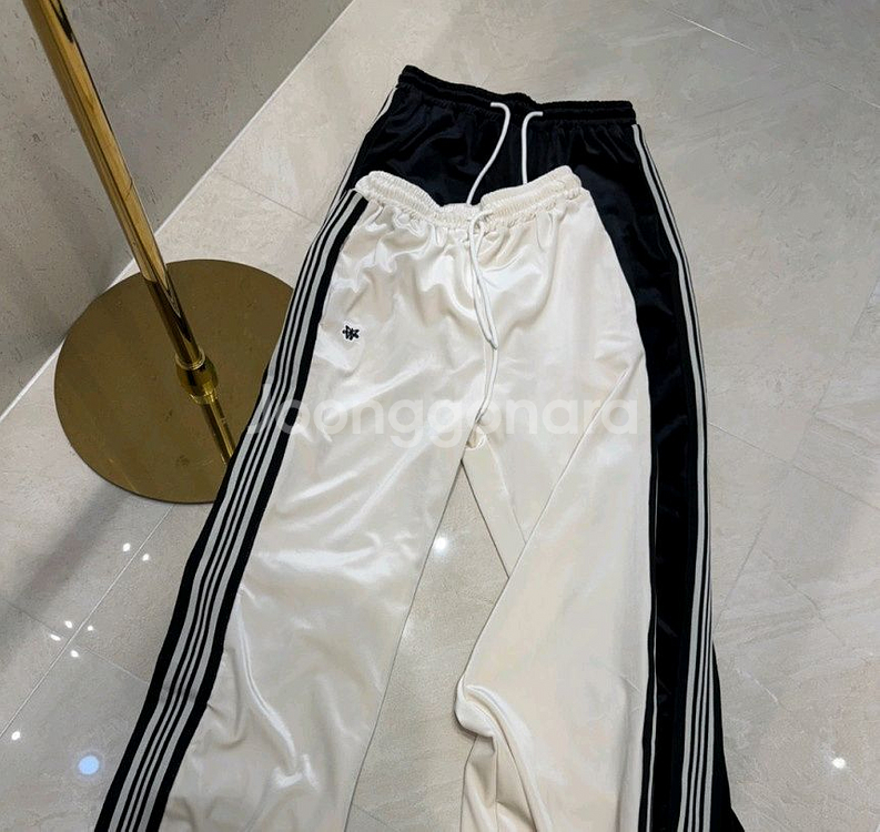 수입 새상품 아이돌 벨벳 트레이닝 투피스 세트--3