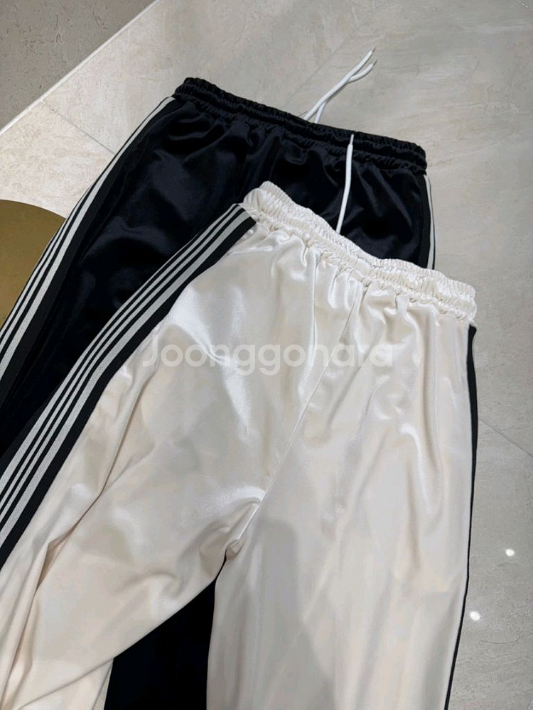 수입 새상품 아이돌 벨벳 트레이닝 투피스 세트--7