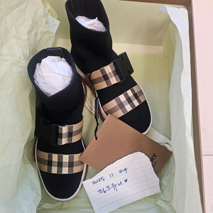 버버리 키즈 스니커즈 새상품 27사이즈