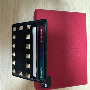 발렌티노 락 스터드 카드지갑