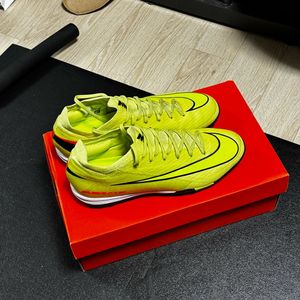 나이키 머큐리얼 베이퍼 16프로 tf 풋살화 255 이미지