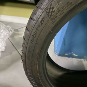 (가격내림)미쉐린 225 45 18 ps4 런플랫타이어 4본