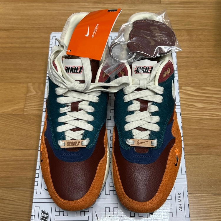 나이키 카시나 에어맥스 1 원앙 오렌지 275 사이즈 새제품 팝니다. NIKE 스니커즈 운동화 DQ8475-80 이미지