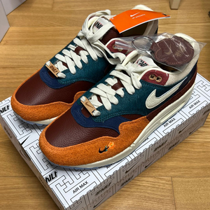 나이키 카시나 에어맥스 1 원앙 오렌지 275 사이즈 새제품 팝니다. NIKE 스니커즈 운동화 DQ8475-80 이미지