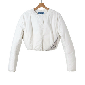 38 프라다 여성 삼각로고 크롭 다운 패딩 자켓 화이트