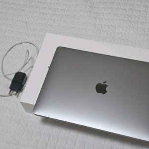 맥북에어 M1 기본형 8/256GB 스그 풀박스 87% 43만